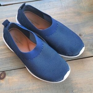 Easy Spirit Cloth Slip On Cushioned Sneaker Size 7.5
